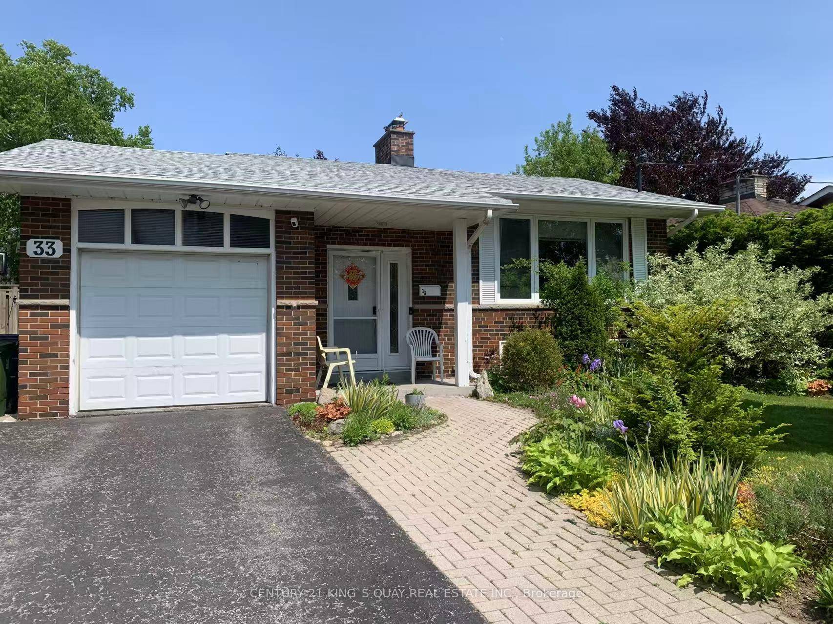 Spacious And Well Maintained Bungalow, Nestled In One Of The Finest Pockets Of Tam O'shanter With Gorgeous Perennial Gardens !