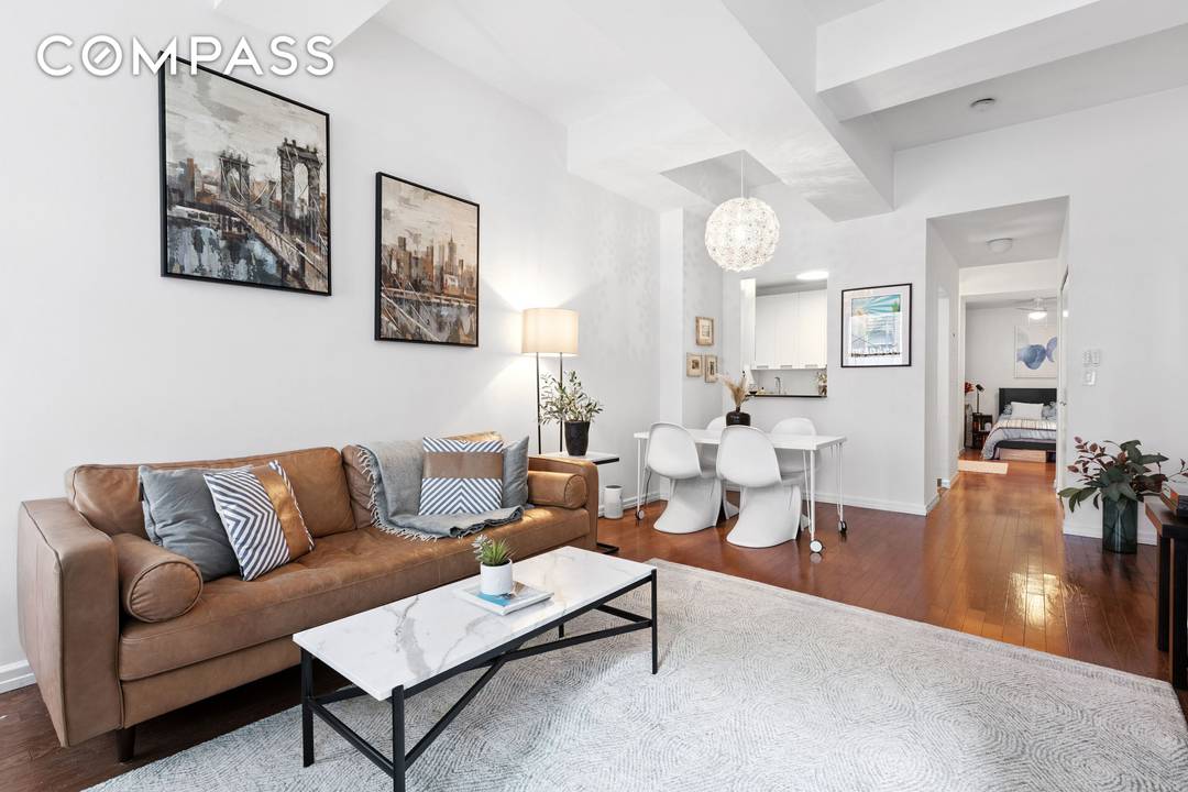 LOFT STYLE SOUTH FACING FIDI DREAM HOME !