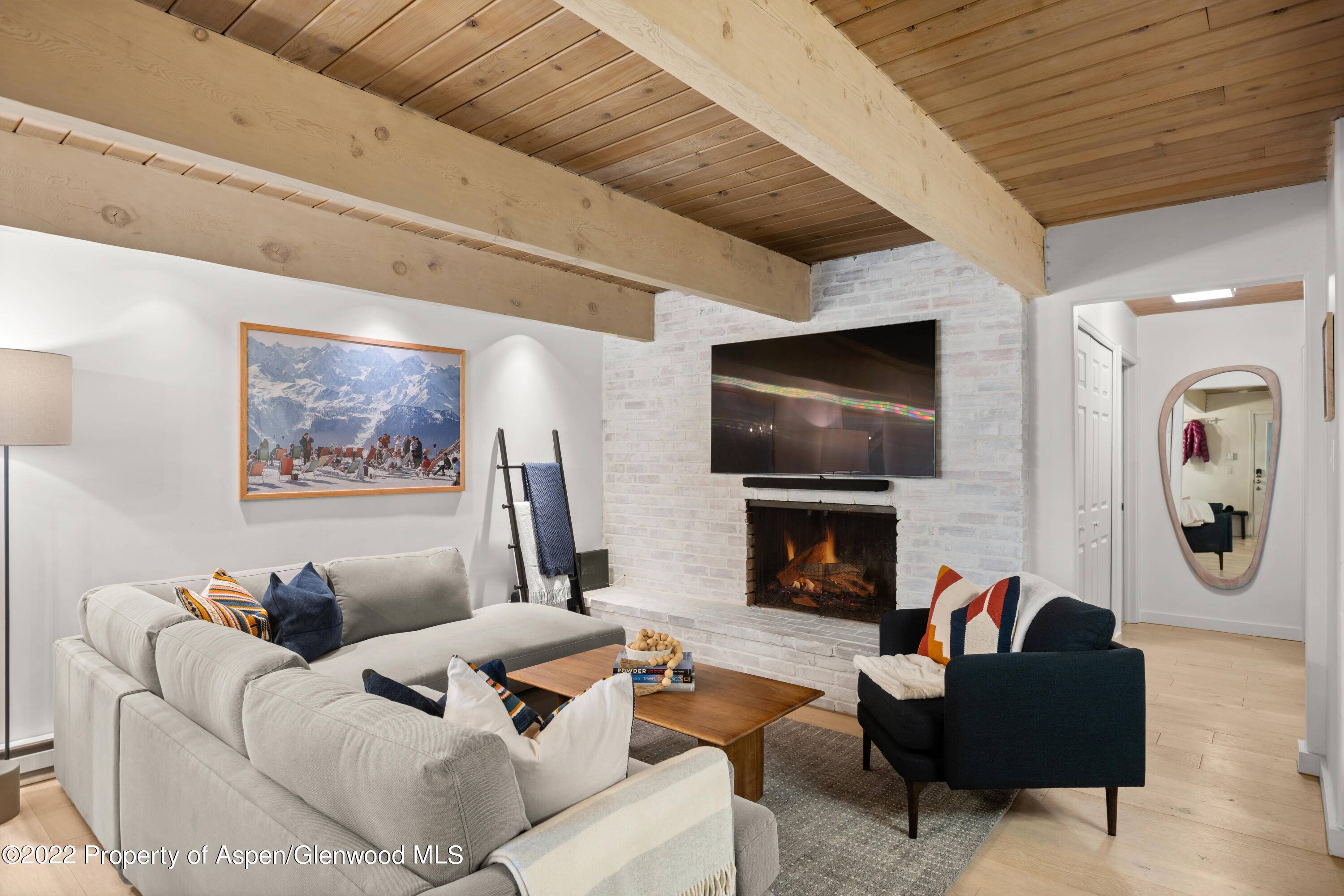 Recently remodeled, this contemporary Chateau Chaumont 2 bed 2 bath condo features an A location just one block to the gondola and a stone's throw to the restaurants, bars, and ...