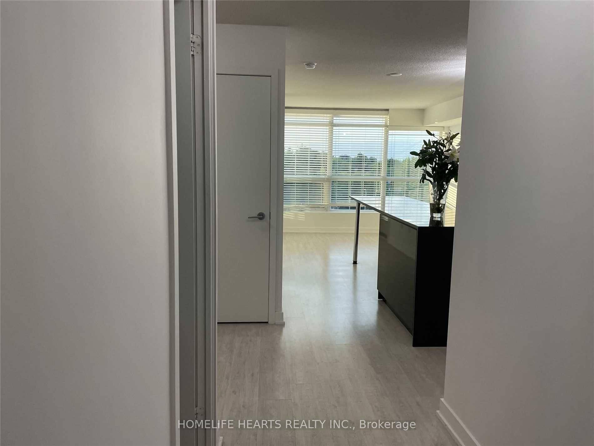 Excellent Bayview Village Location !