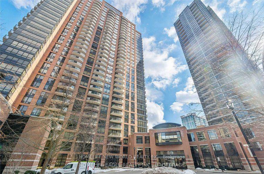 Spacious, large 1 1 Luxurious Unit In The Beautiful Minto Gardens Building.