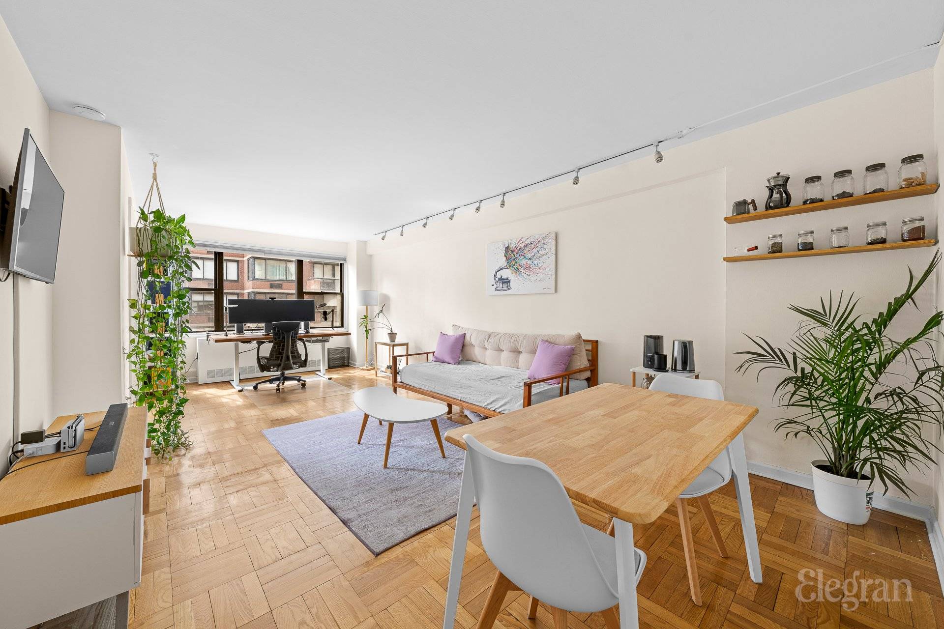 Located in the heart of the Upper East Side, this bright junior one bedroom at 301 East 62nd Street, Apt 6D, presents a fantastic opportunity with exceptionally low monthly fees.