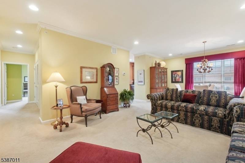 Well maintained 2 Bedroom, 2.