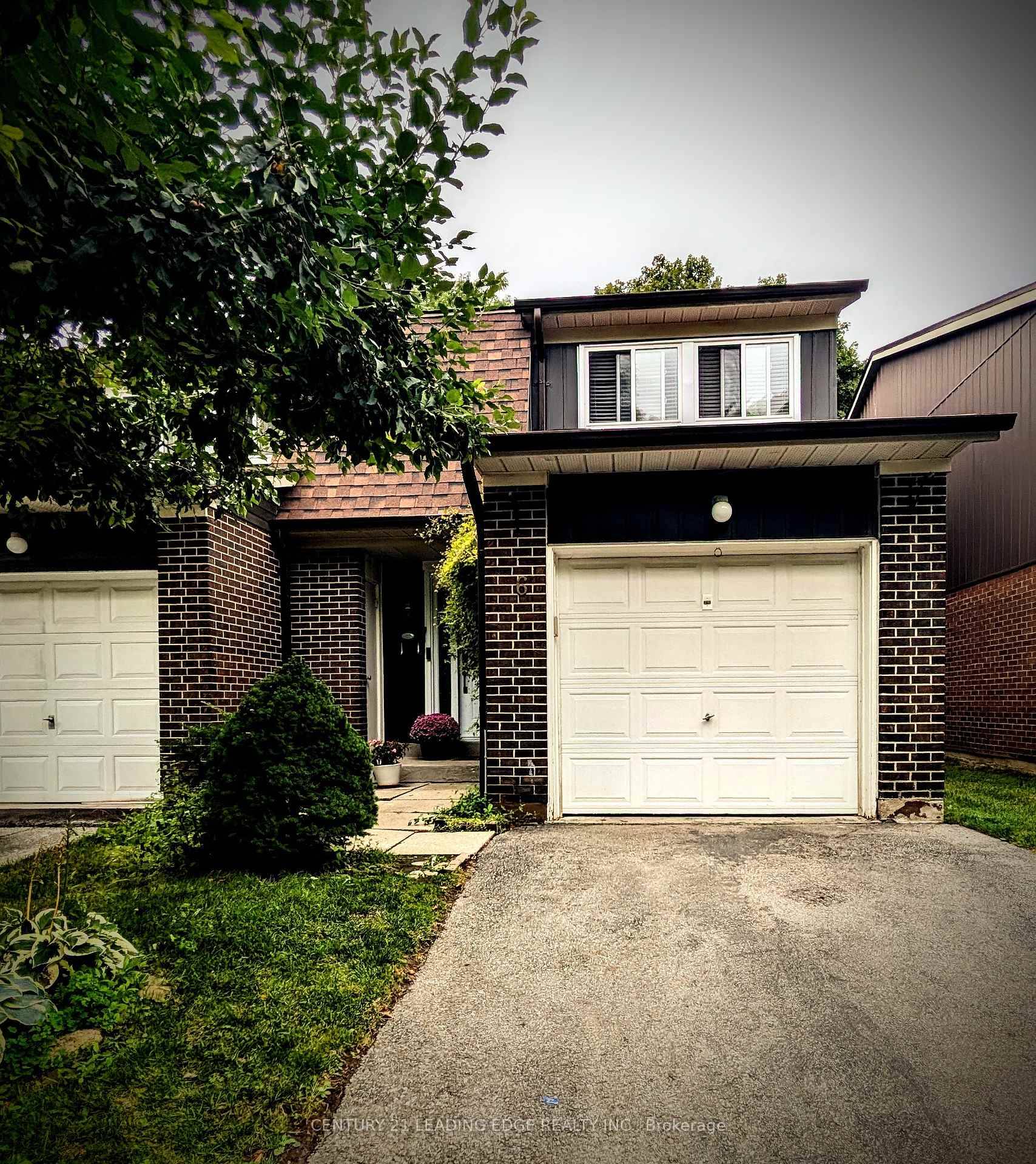 A rare, end unit townhouse backing onto a ravine, fully renovated and nested in a prime Richmond Hill location.