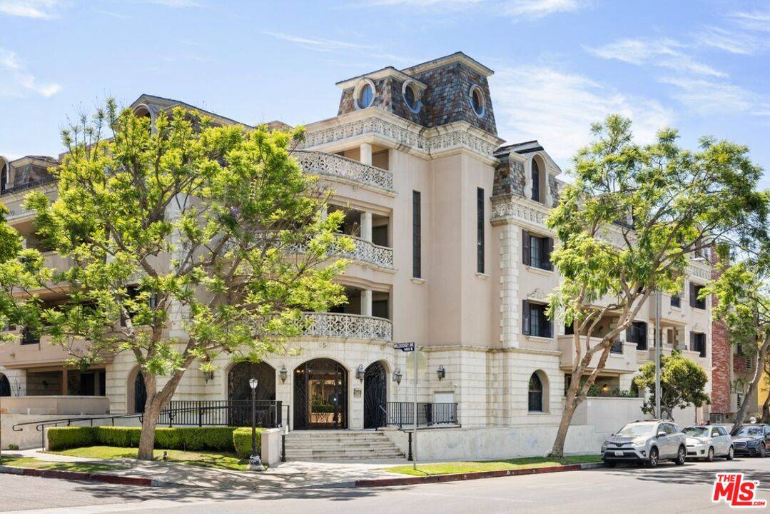 850 N Croft Ave 2BR Sunset Strip La