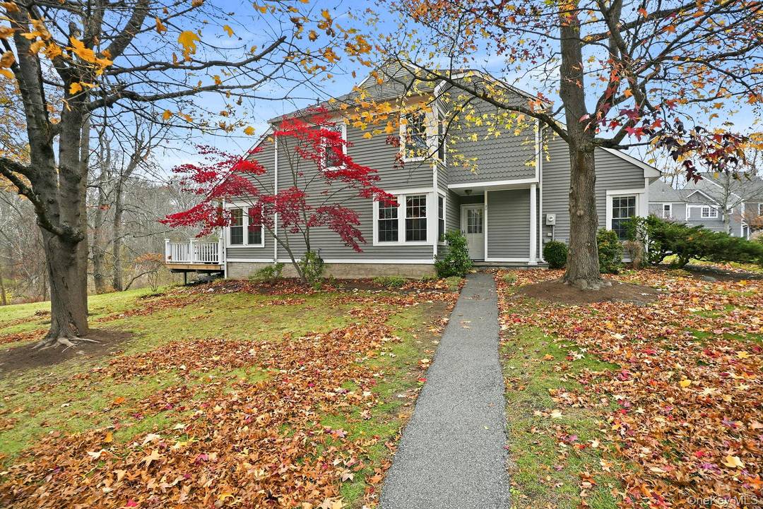 Katonah Hills Welcome to this thoughtfully designed one bedroom home with den a flexible space that is ideal for a home office, media room or guest room that adds real ...