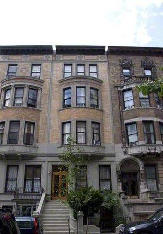 Charming 1 bed apartment located in a lovely brownstone on a tree lined block just down the street to Riverside Park.