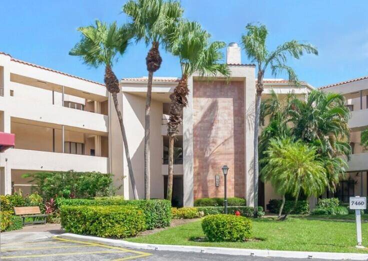 beautifully renovated oversized 1 bedroom condo with volume ceilings overlooking the fairway.