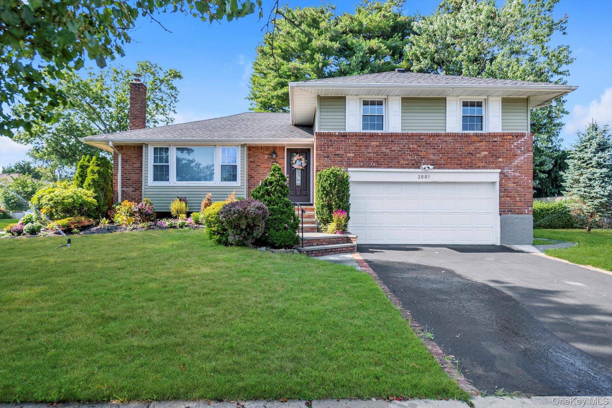 Beautifully renovated 3 bedroom, 2.
