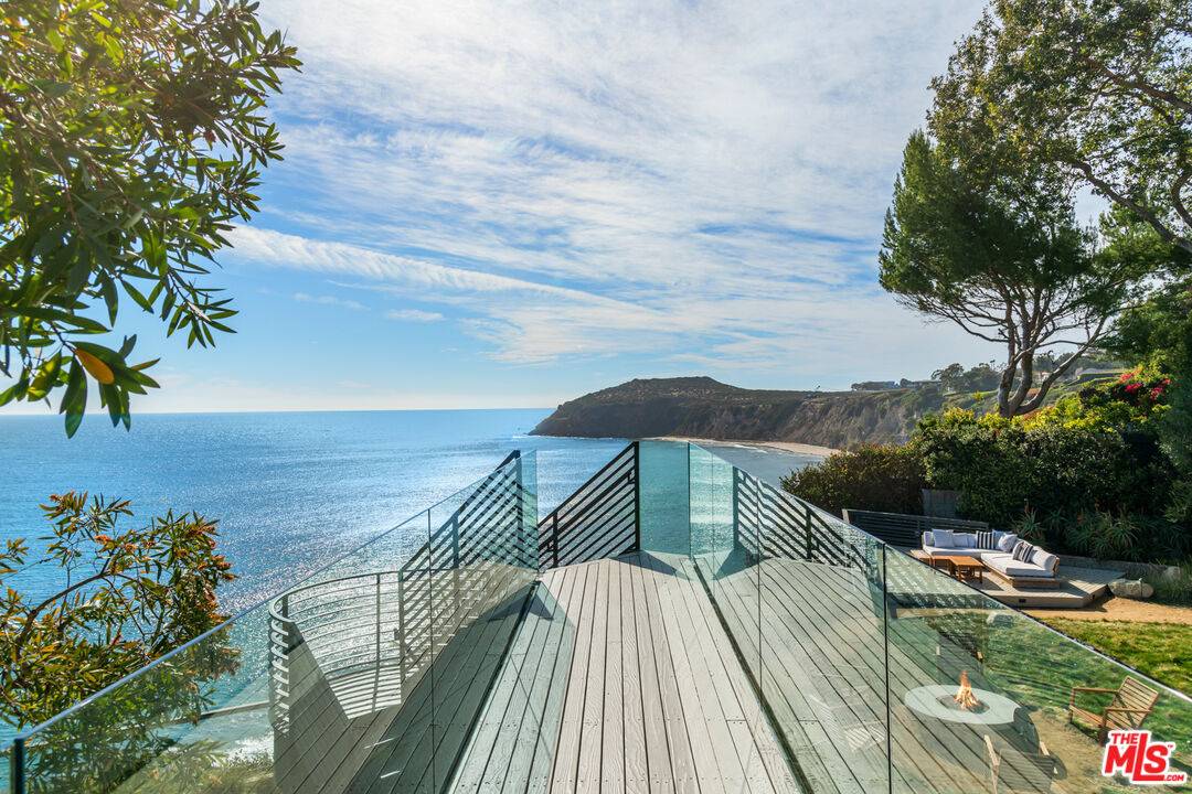 28936 Cliffside Dr 5.0 Malibu LA