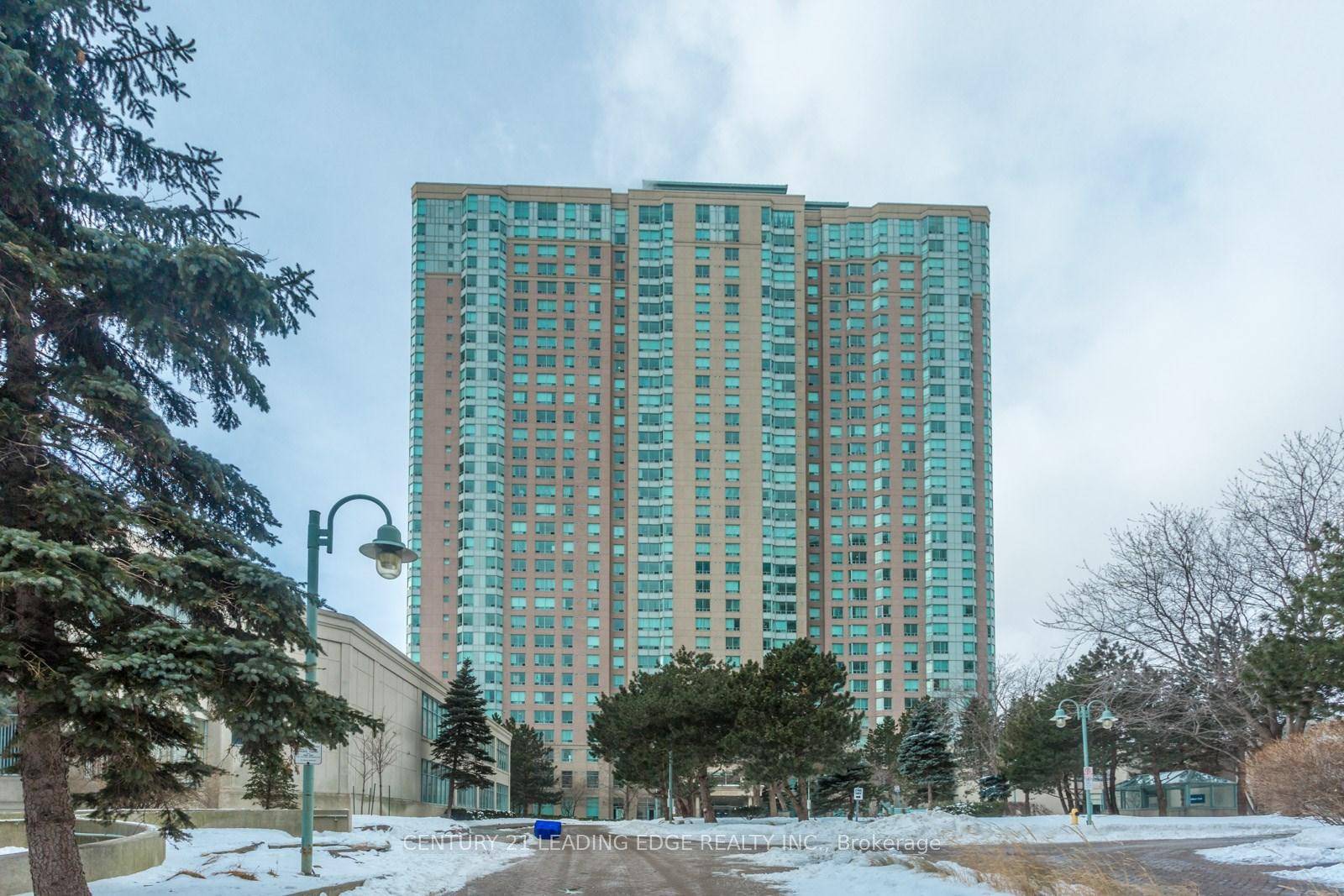 Luxury Tridel Built Spacious Unit With Bright East Exposure.