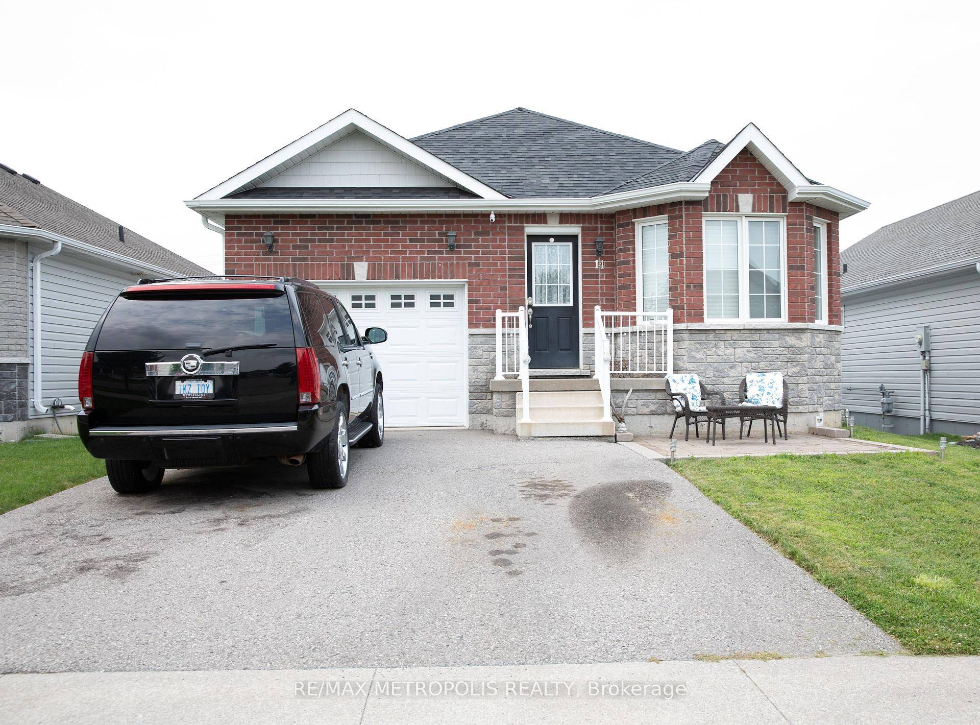 Welcome to your dream home in the heart of Lindsay, ON !