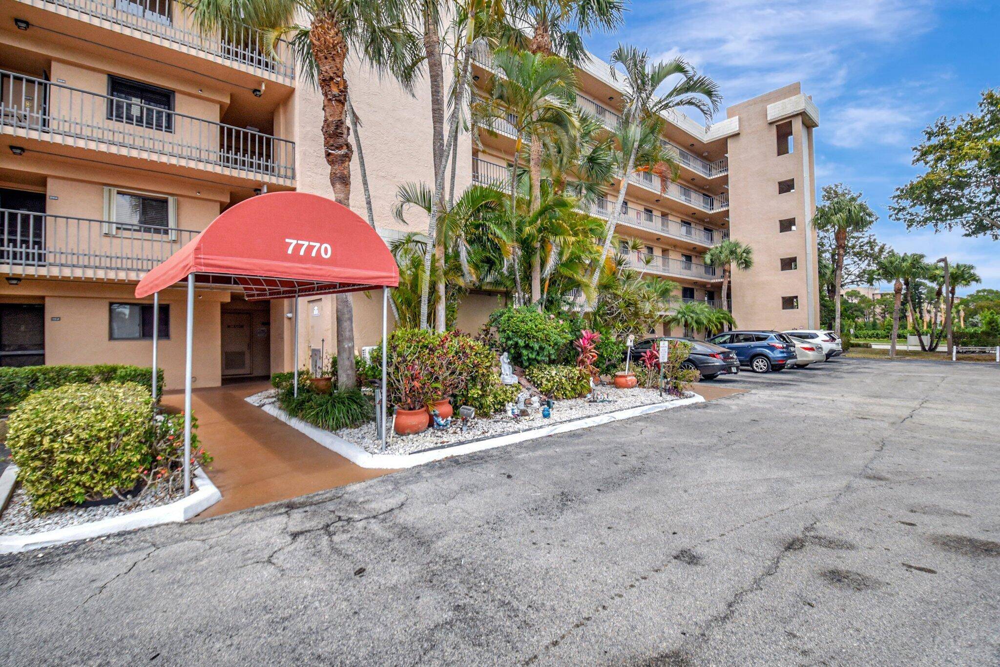 Fully Furnished 2 Bed, 2 Bath Condo in 55 Community Move In Ready !