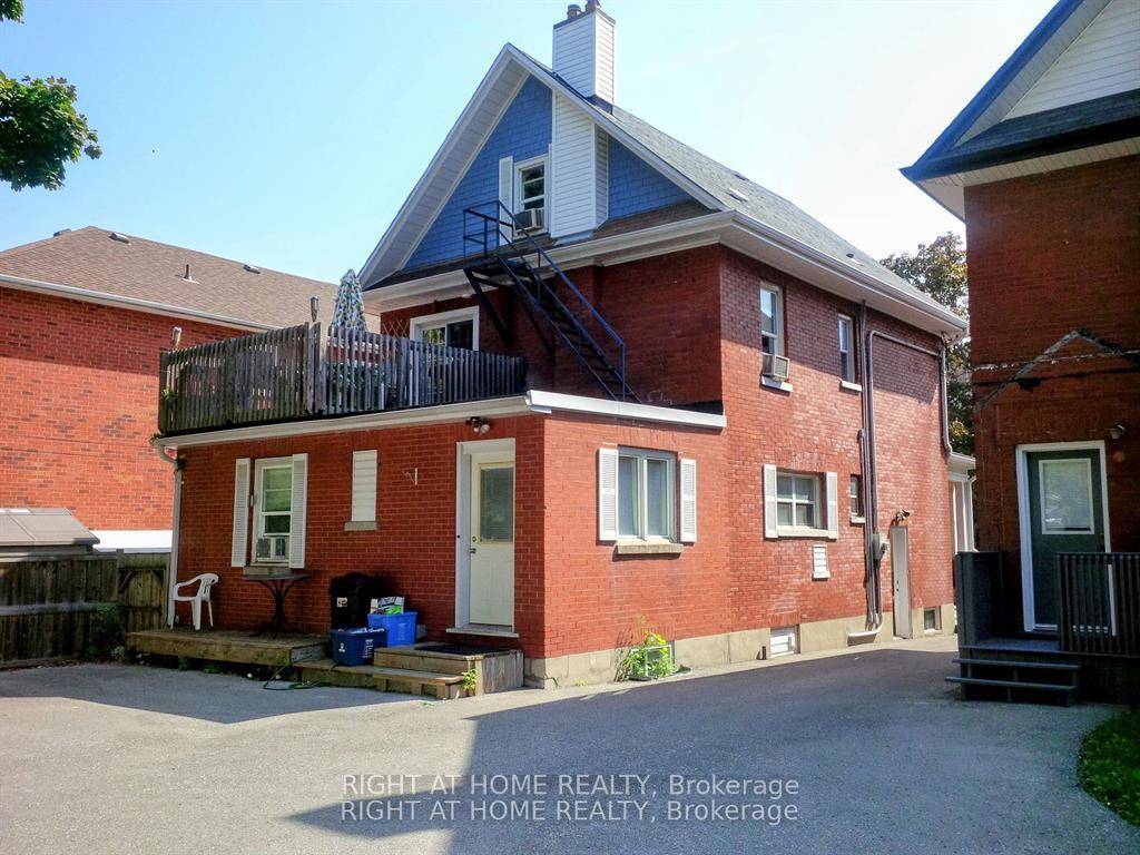 Beautiful One Bedroom Apartment with Hardwood Floors and Walk Out Patio !