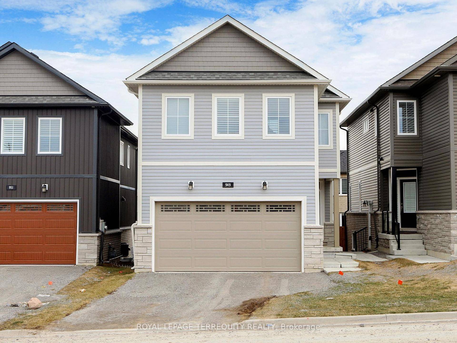 FAMILY. LUXURY. RENTAL INCOME POTENTIAL !