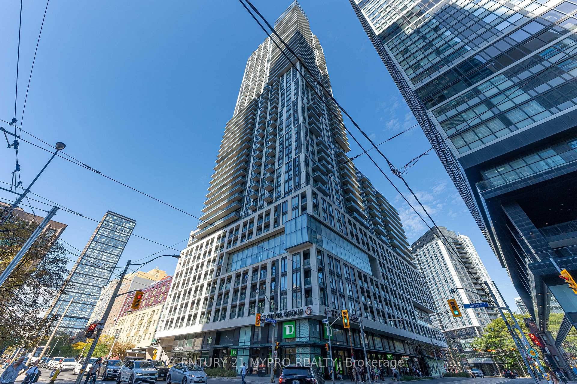 1 Bedroom Unit In The Heart Of Downtown Toronto.