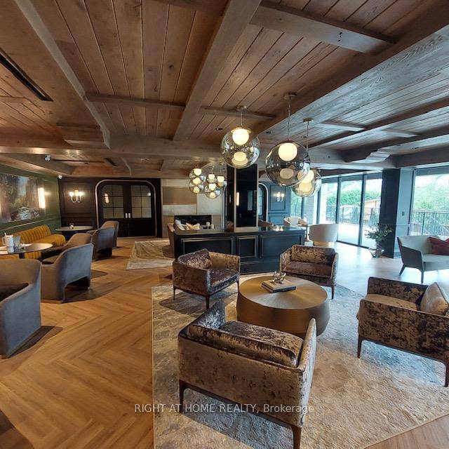 Welcome to Elora ! ! This new and very spacious and fully furnished Unit with sweeping views of the Elora Gorge offers top of the line appliances, huge kitchen island, ...