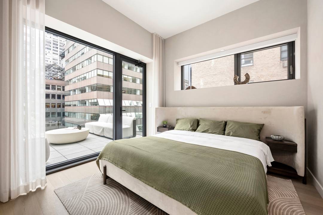 Residence 1805 is a 614 square foot one bedroom home, enhanced by a 70 square foot private loggia and northwestern exposures.