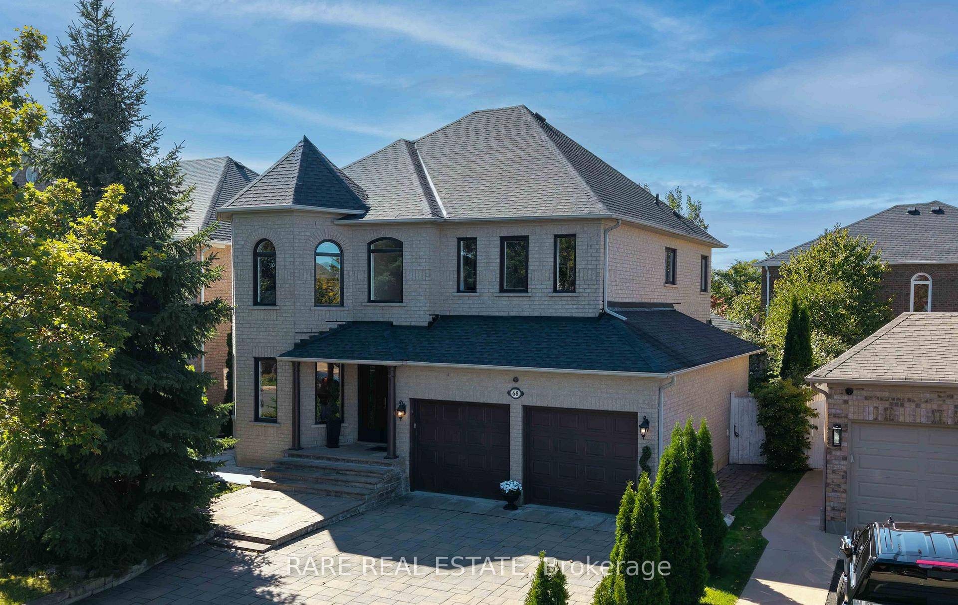Welcome to 68 Kirkbride in Vaughan, a beautiful and spacious home offering both style and functionality.