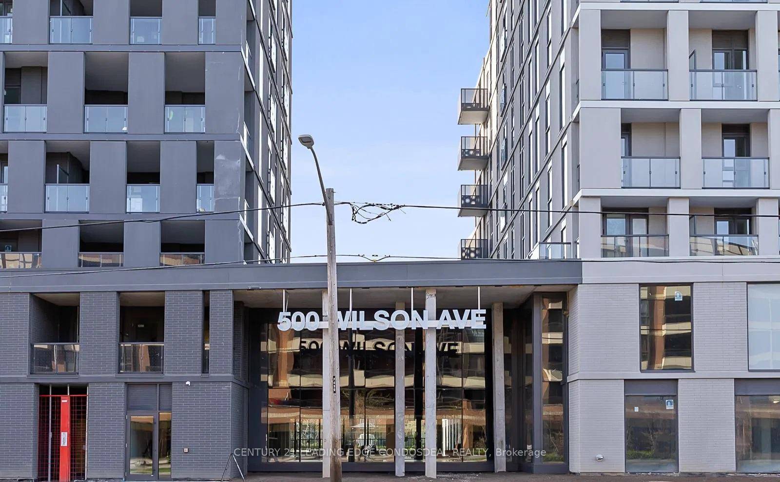 Location that close to everything 2 Bed, 2 Bath Unit with Balcony !