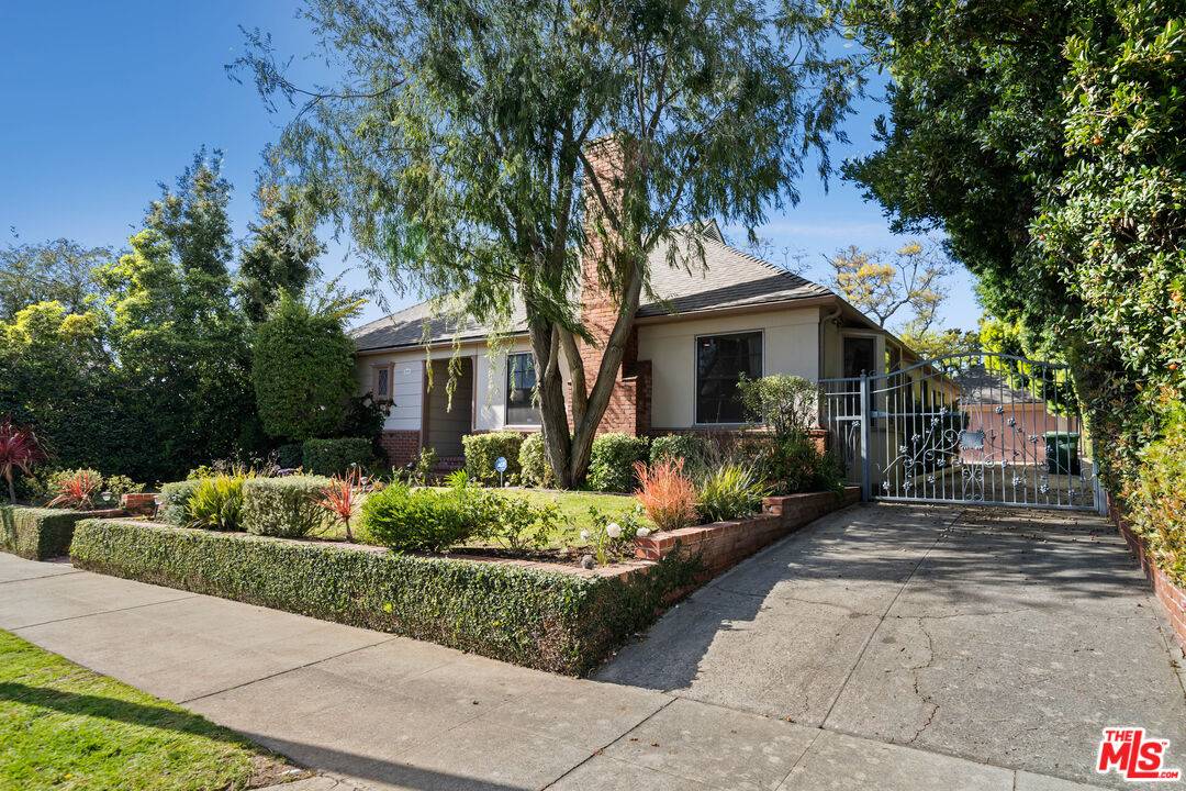 11959 Foxboro Dr 3BR Brentwood La