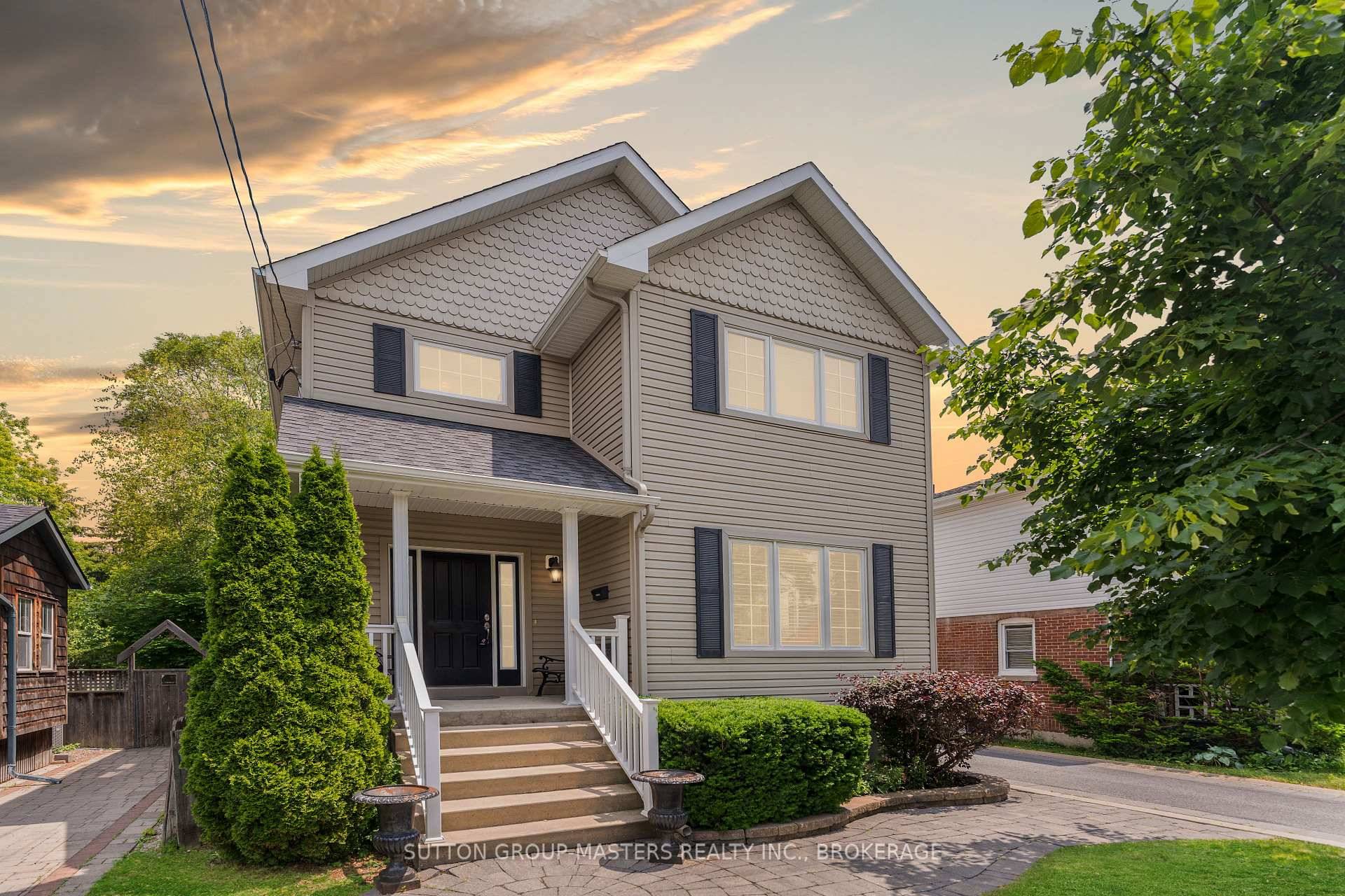 Welcome to 159 Napier Street in downtown Kingston, Ontario !