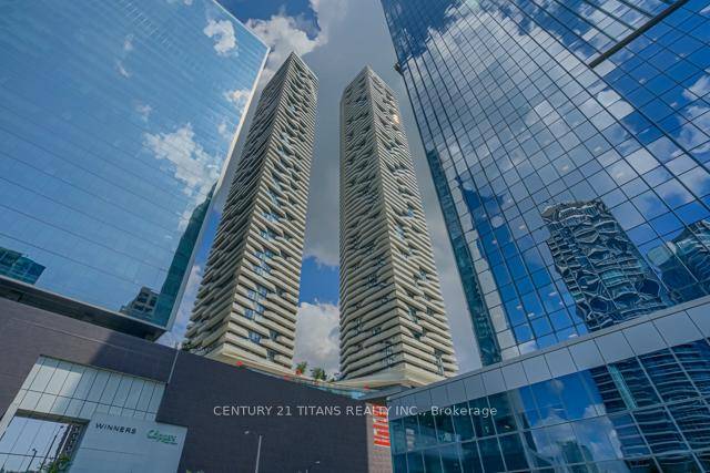 Beautiful amp ; Spacious 2 Bedroom, 2 Bathroom Condo On The 66th Floor With Breathtaking Lake amp ; City Views !