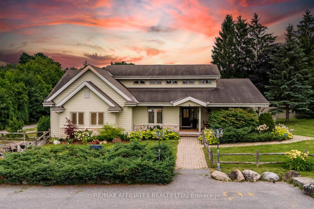 Discover the immense potential of this prime Arterial Mainstreet AM zoned property, located on one of the main arteries running through the vibrant Bells Corners area.