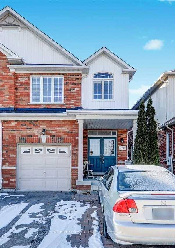 Beautiful 4 Bedroom plus Den Sun filled single garage Townhome in Wismer !