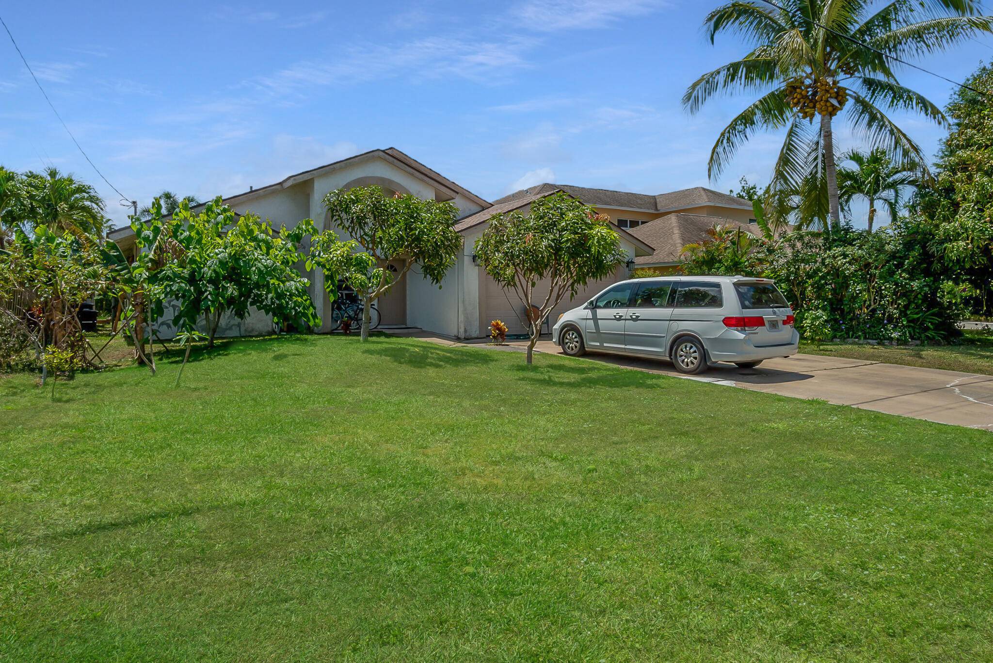 Beautiful 4 2 Single Family Home in The Heights With Pool Bonus Room !
