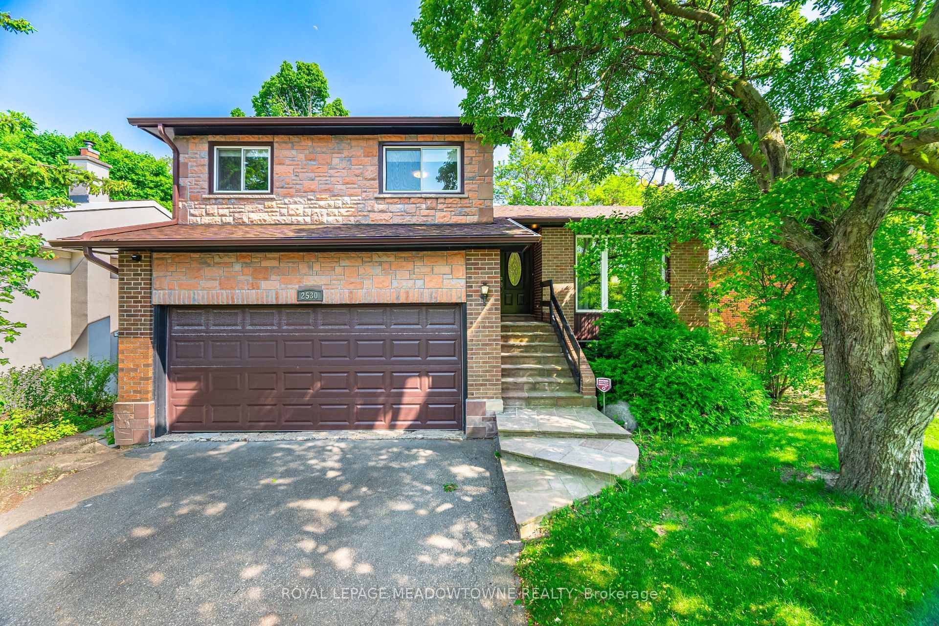 Beautiful Detached 4 level Side split In Sought Meadowvale Area, Pride of Ownership, Parquet Floors Main level and Second level, Plenty Of natural Light Through Oversized Vinyl Casement Windows, Inviting ...