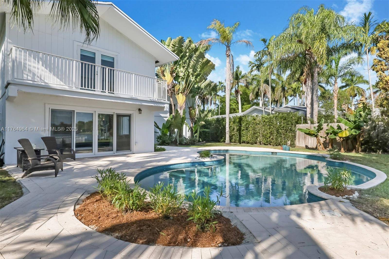 SELLERS WILL CREDIT BUYER UP TO 30k TOWARD CLOSING COSTS for this stunning Lakefront Pinecrest home !