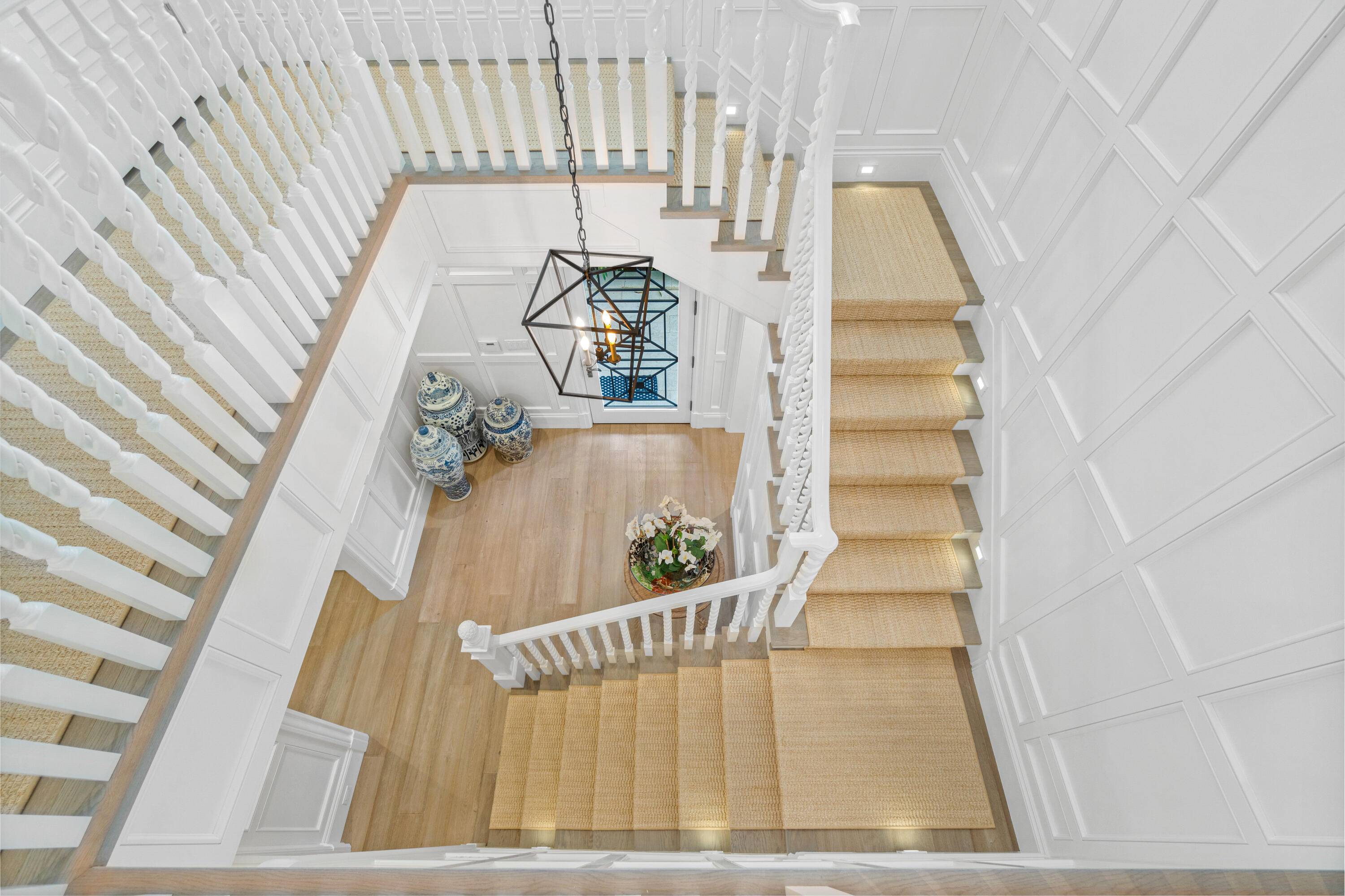 Chic Island Style Residence in Prime In Town LocationBuilt in 2017 and impeccably designed and furnished by Hive, this stunning 4 bedroom, 5.