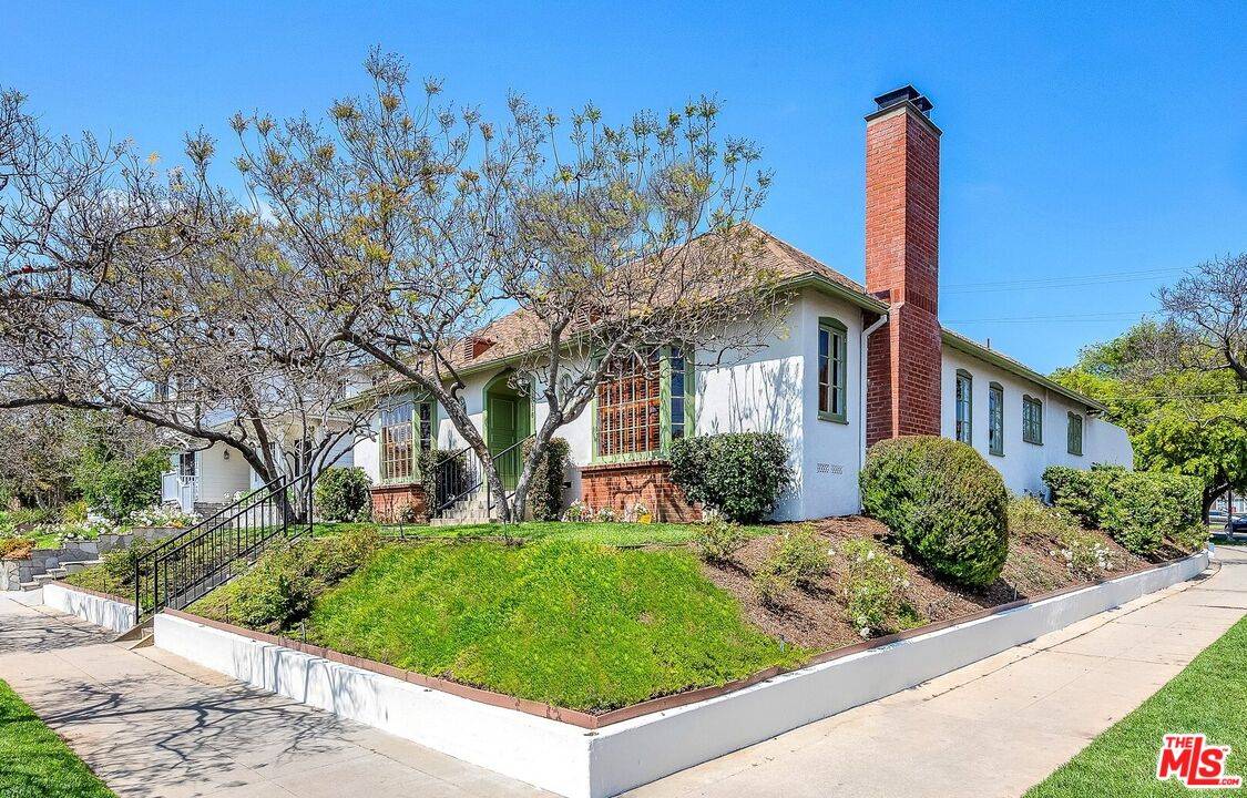 2078   Prosser Ave 3.0 LA