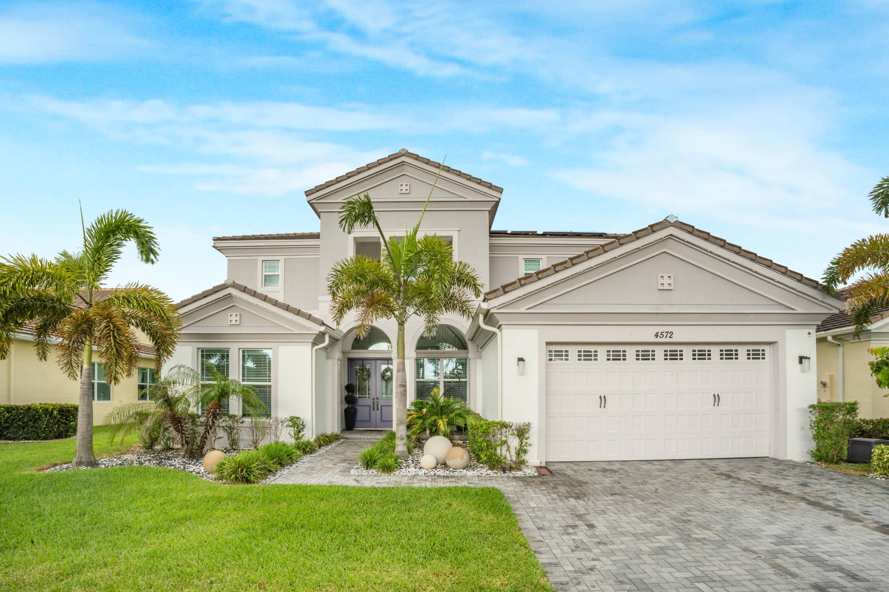 Spacious Kestrel Grand model featuring 5 bedrooms, 4.