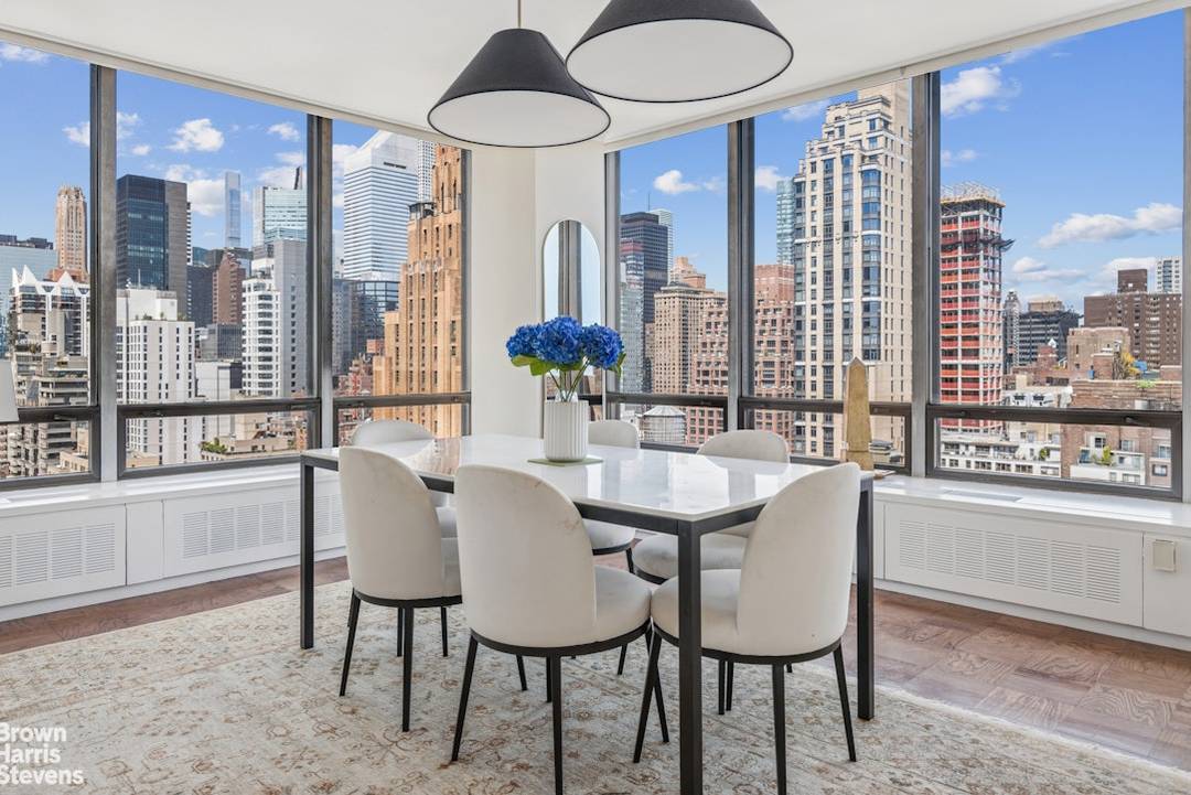 Beautifully renovated and bathed in light, this stunning 2 bedroom, 2 bathroom residence features walls of almost floor to ceiling windows with spectacular views north, west, and of the East ...