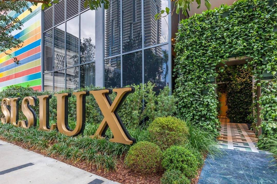 Immerse yourself in the ultra luxury life at SLS Lux !