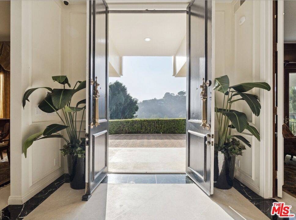 10825 Chalon Rd 4BR Bel Air La