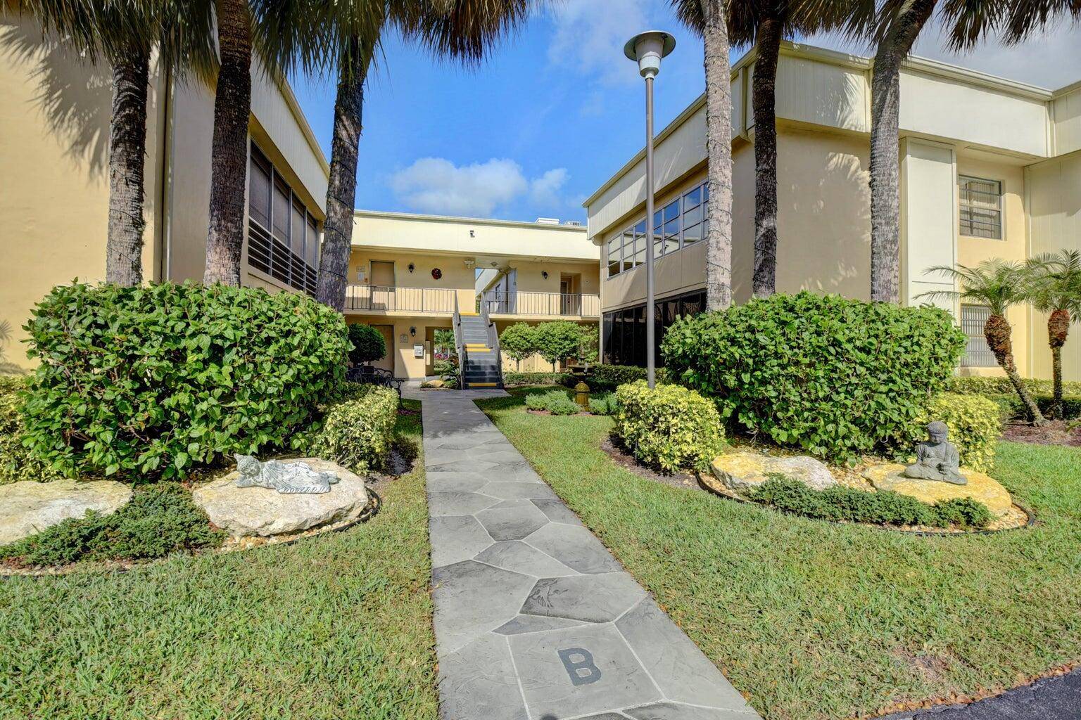 Live in this active adult, manned gated community, that has two 18 hole golf courses designed by Robert Trent Jones, Snr.