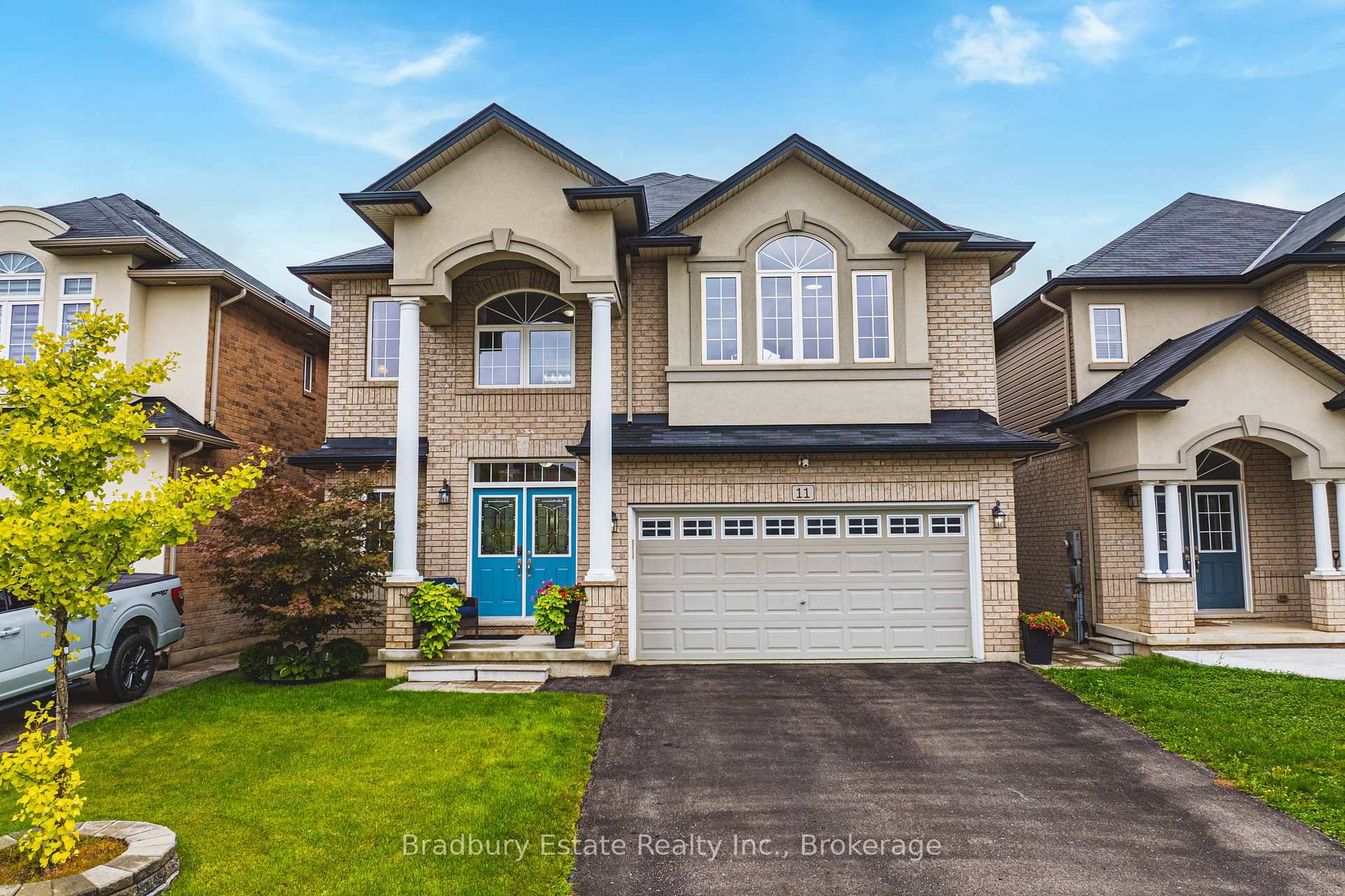 Discover over 3, 700 sq. ft.