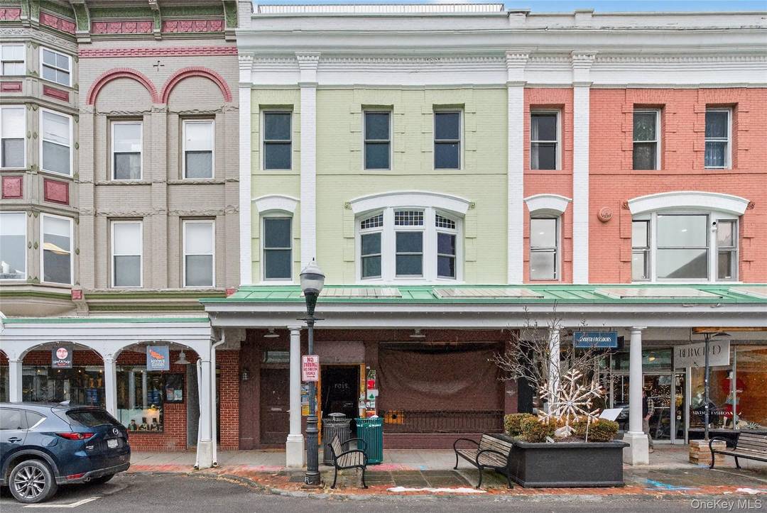 Occupying the entire third floor, this exceptional residence offers true penthouse style living with expansive interior space, elevated views, and exclusive access to the building's rooftop.