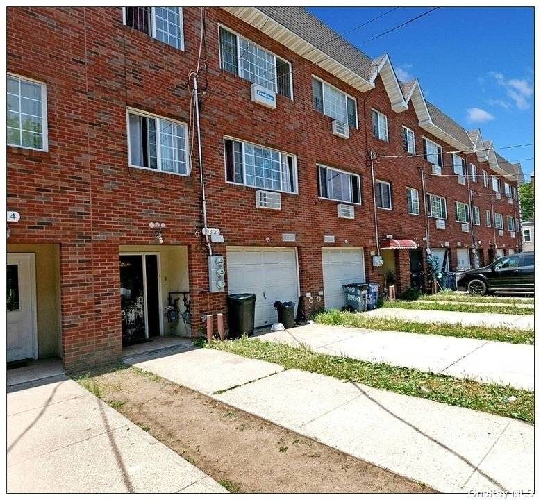 Brick, 3 levels w 3 meters, Driveway, Backyard, close to Trains, close to Bus, 5 minute drive to Mall, Major Highway, as well as State Park.