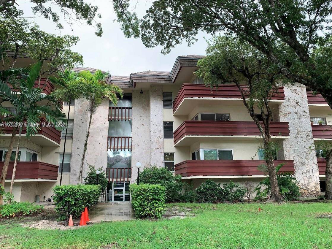 Prime location ! Sought after Coral Gables convenient area.