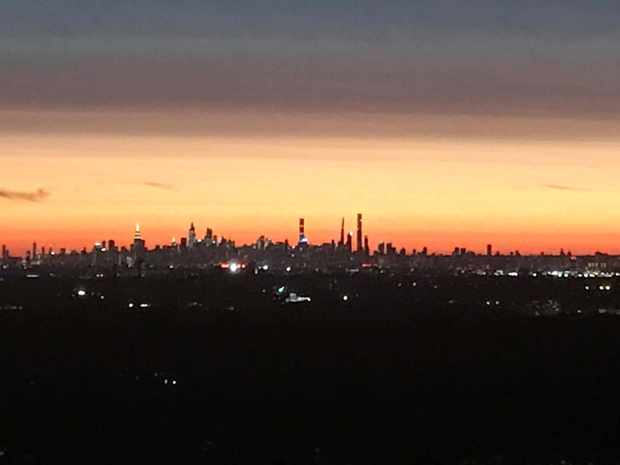 RARELY AVAILABLE ! UNPARALLELED LOCATION WITH MAGNIFICENT, UNOBSTRUCTED PANORAMIC SUNNY SOUTHWEST VIEWS OF AND MANHATTAN SKYLINE FROM THE HIGHEST POINT ON LONG ISLAND !