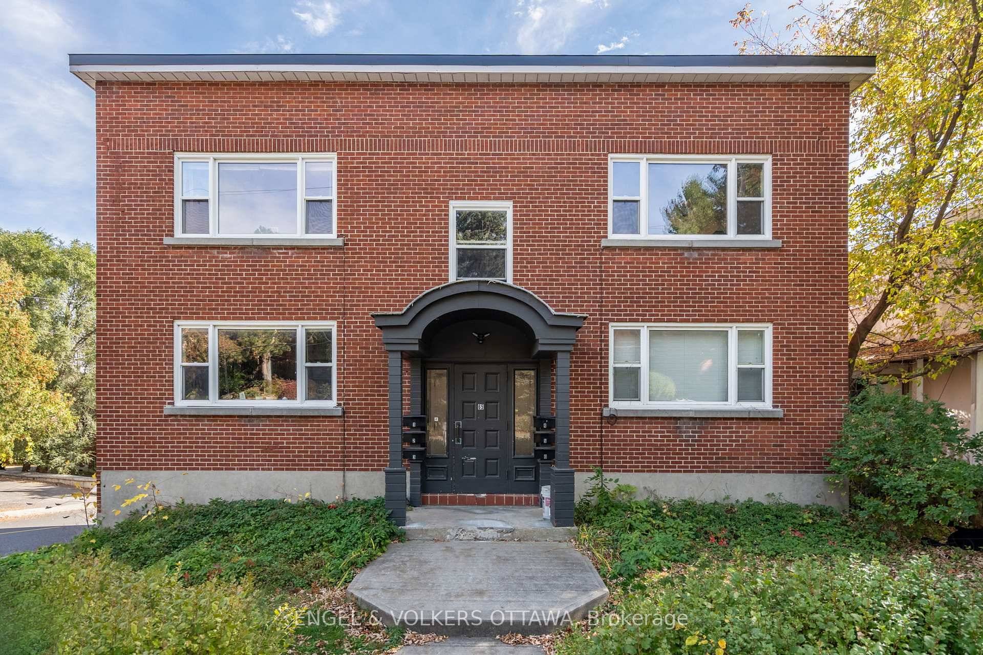 Charming and full of character, this inviting apartment in the heart of Old Ottawa South is ideal for the modern professional.