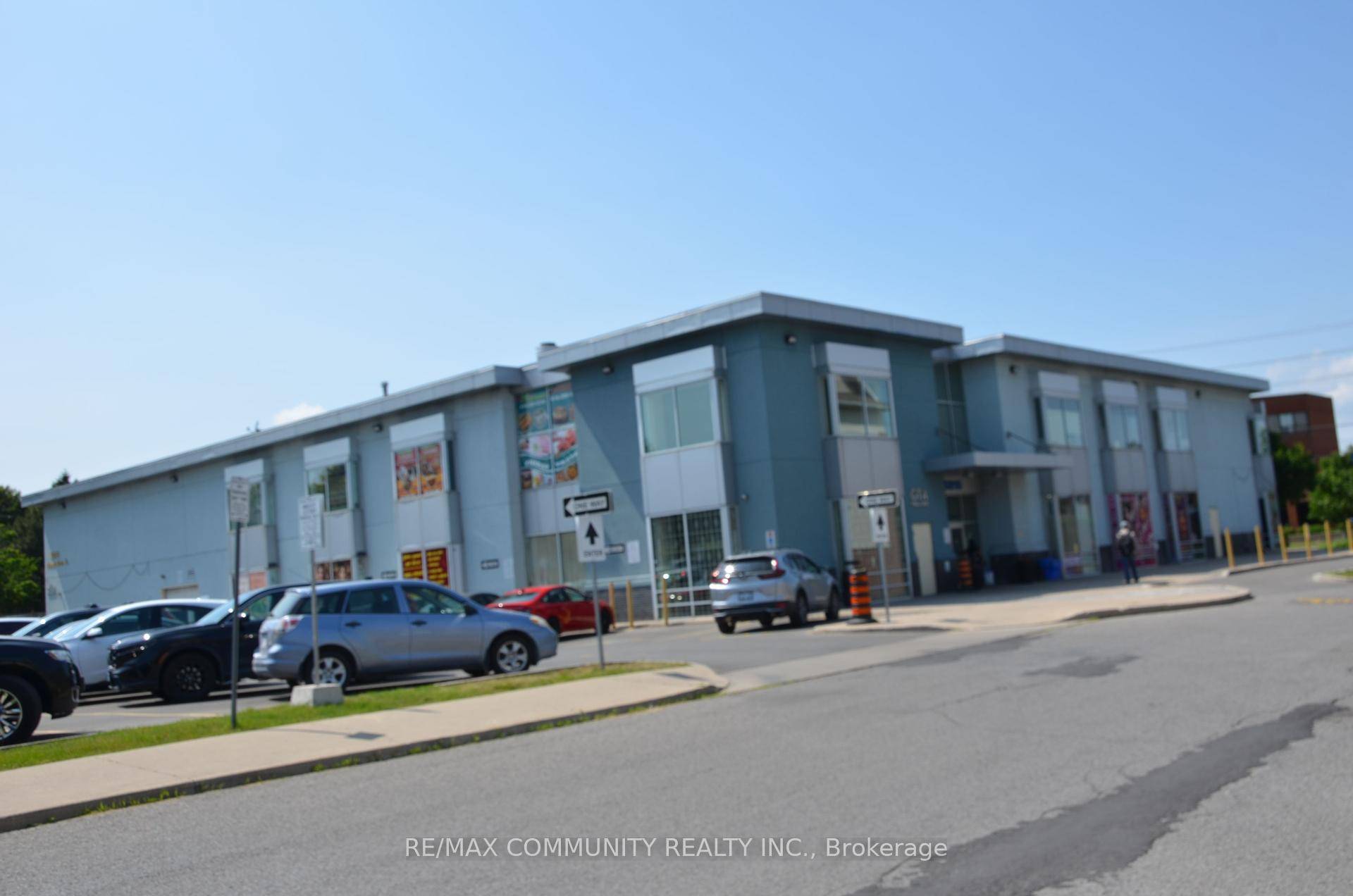 Fantastic opportunity in a high traffic South Asian mall located in the heart of the SCARBOROUGH.