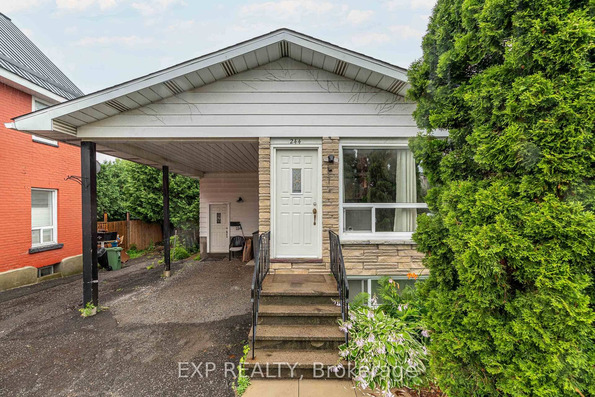 Step into this beautifully updated 2 bedroom, 1 bathroom unit tucked away on a quiet street in Vanier, just a 2 minute stroll to public transit, making commuting a breeze.