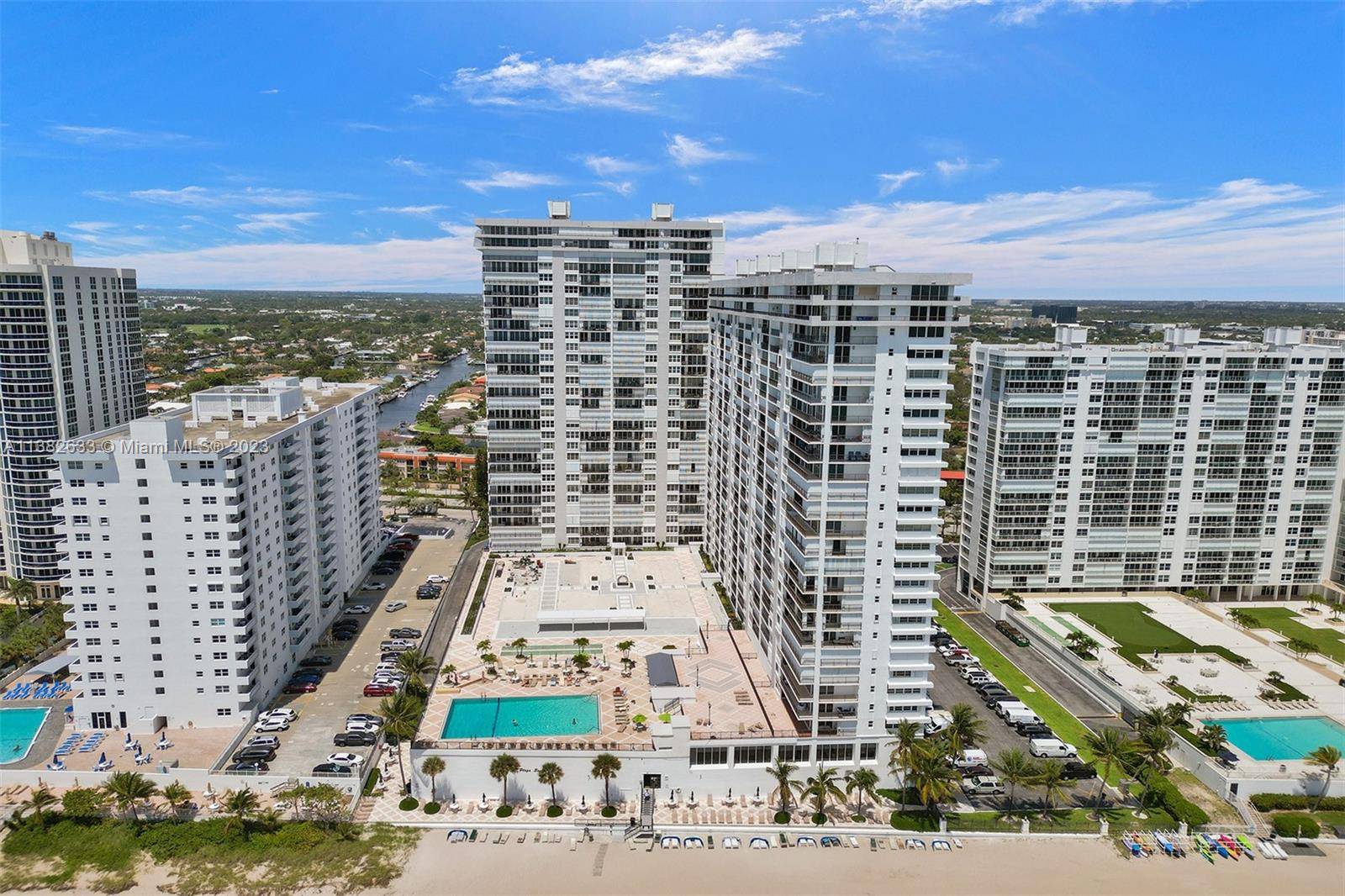 MUST SEE BEAUTIFUL, SPACIOUS 2, 600 SQ.