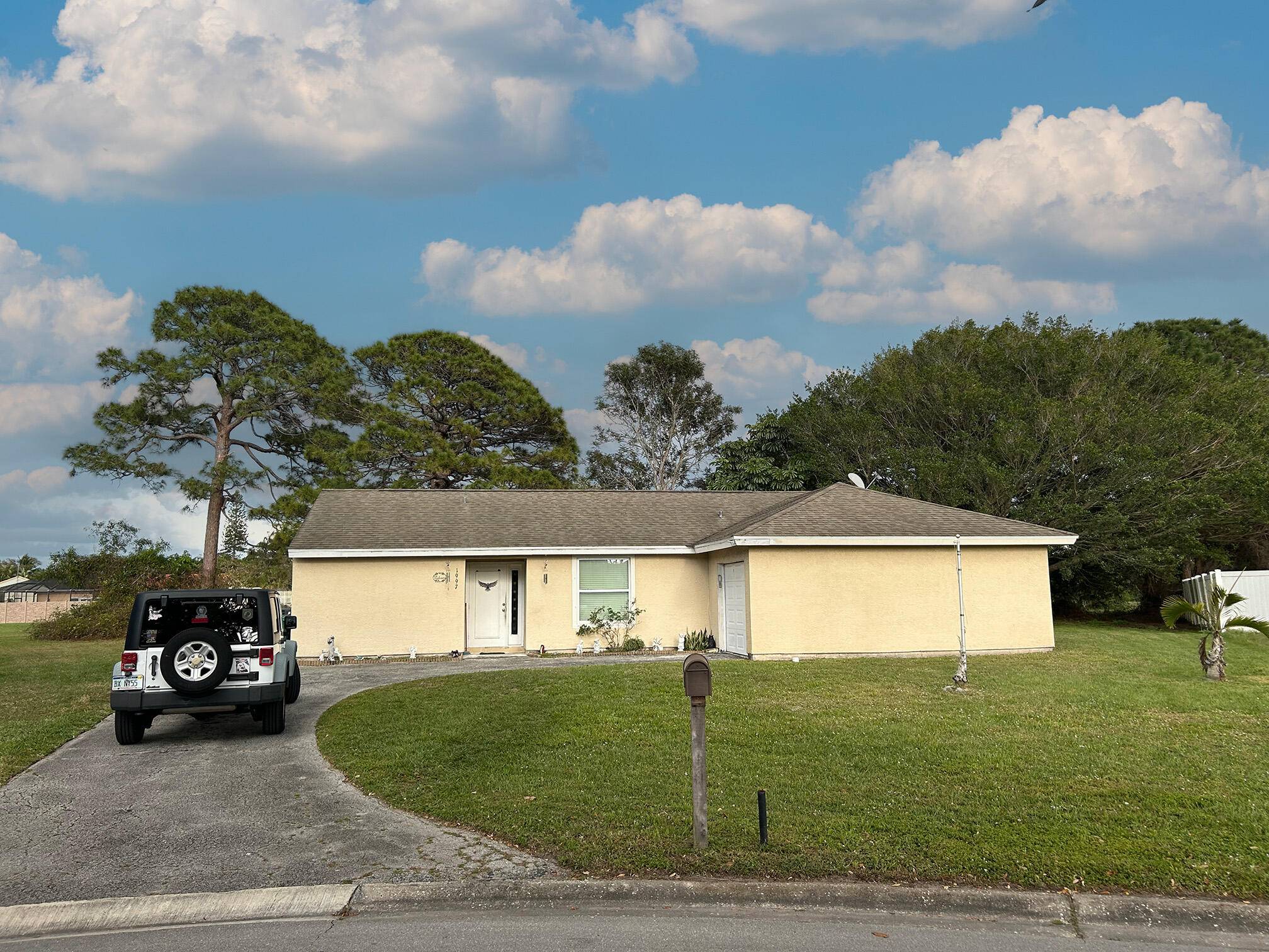 Great home and opportunity located in beautiful Morningside area.