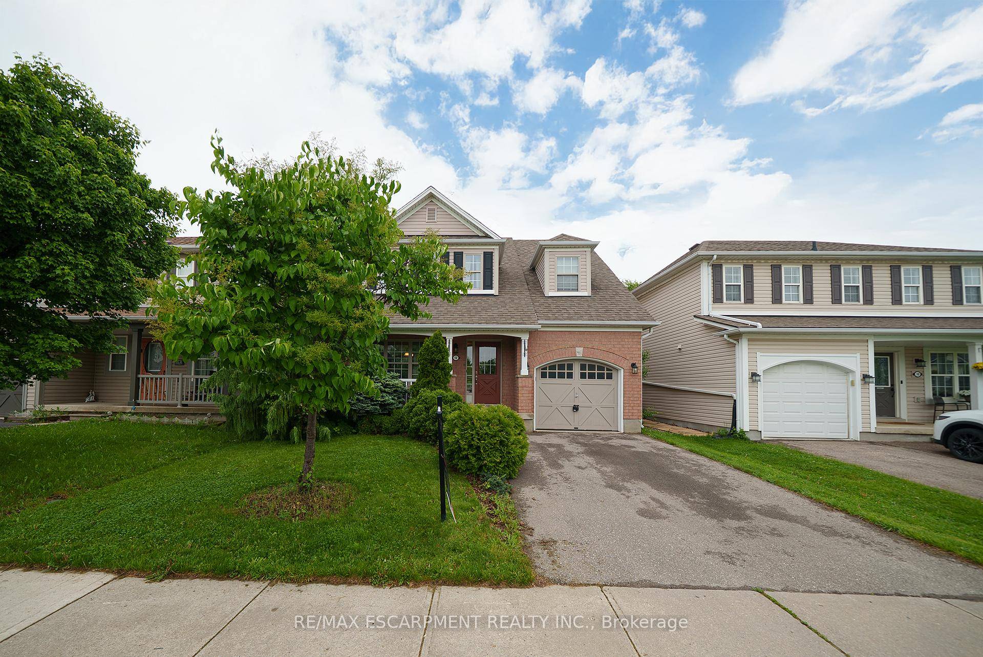 Welcome home to 12 Gaydon Way !